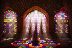 عزت در همراهی با دین